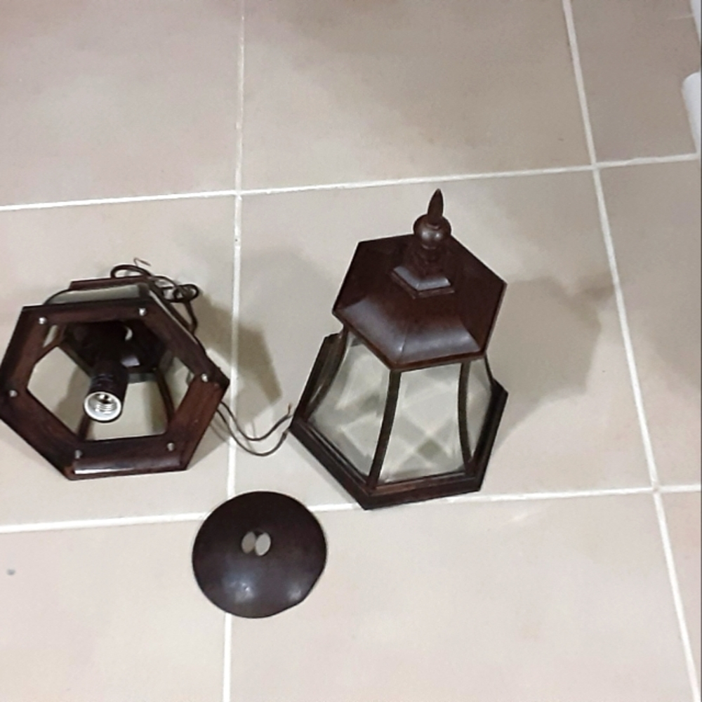 Outdoor hanging lantern